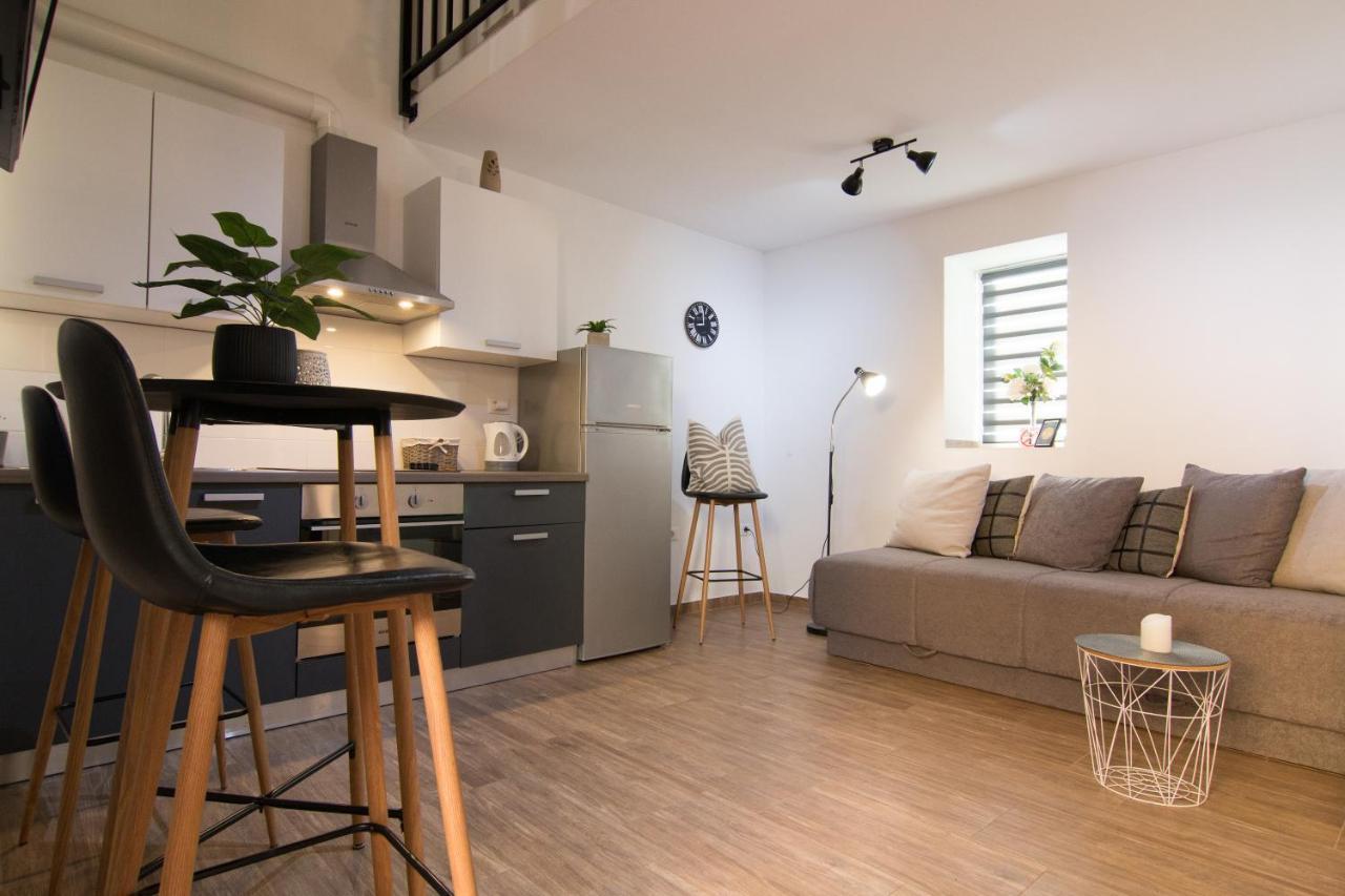 Moet With Garden Apartment Пула Екстериор снимка
