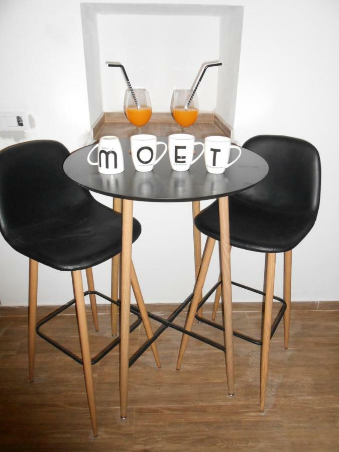 Moet With Garden Apartment Пула Екстериор снимка