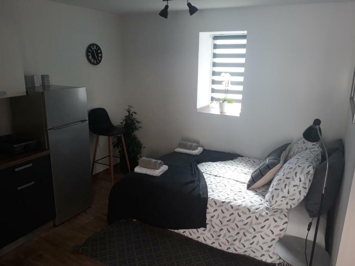 Moet With Garden Apartment Пула Екстериор снимка