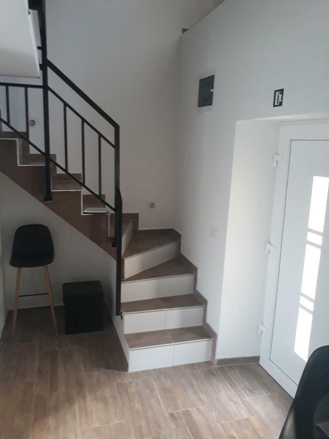Moet With Garden Apartment Пула Екстериор снимка